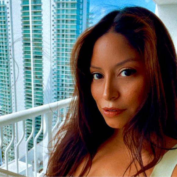 Meet your Posher, Amarilys - Picture 1 of 1